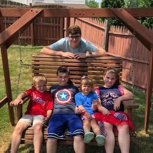 Meet your Posher, Sharon